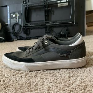 Vans ultracush sneakers. Mens